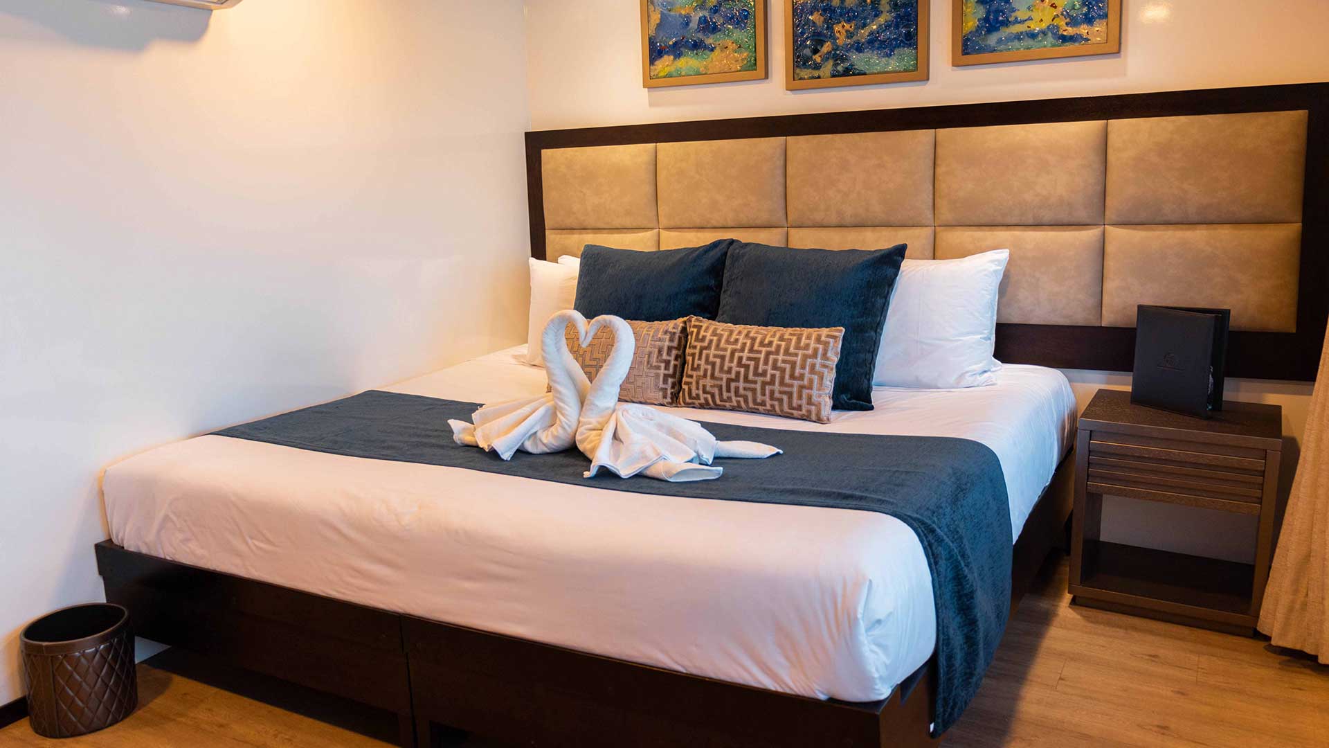 Cabins Slide Alya Catamaran - Galaxy Cruises