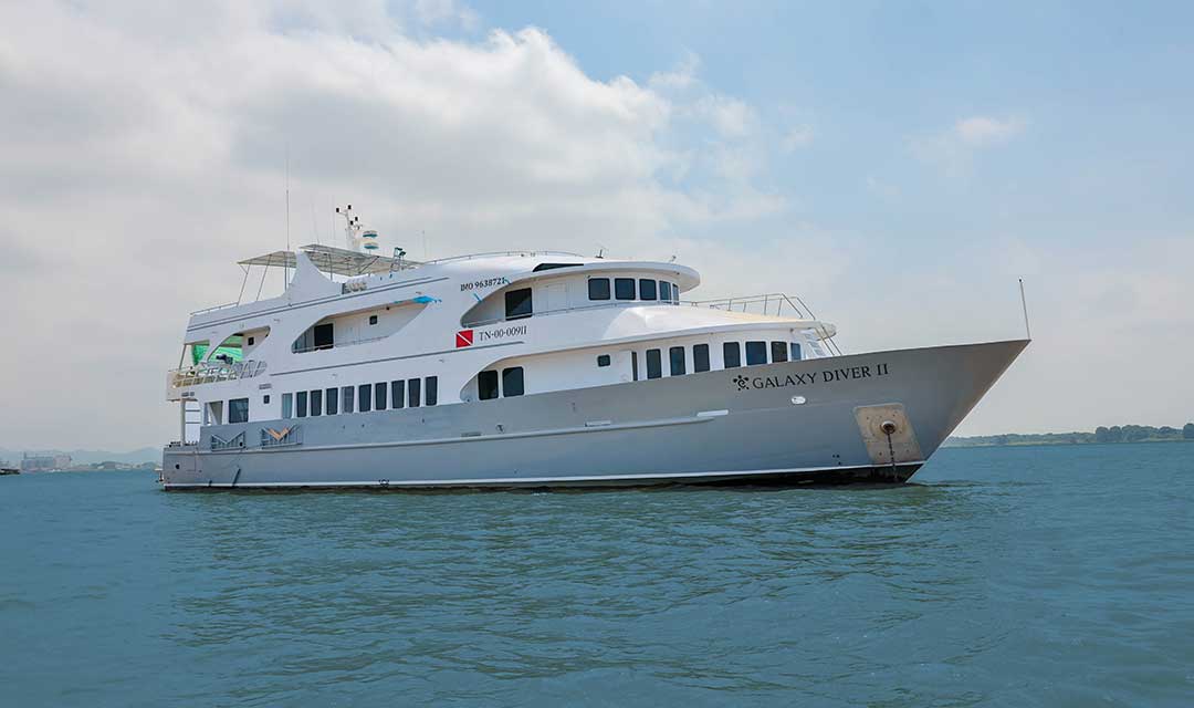 Exterior Slide Galaxy Diver II- Galaxy Cruises Cruises