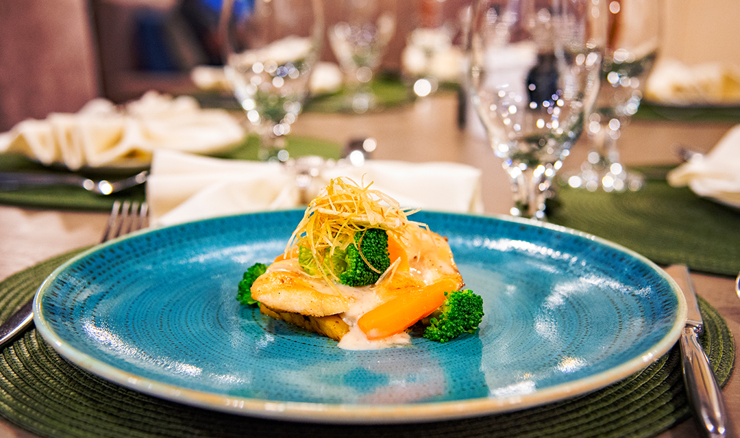 Cuisine Slide Galaxy Yacht- Galaxy Cruises