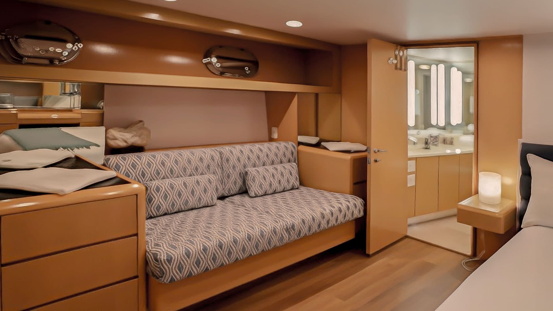 Cabins Slide Zibo Yacht - Galaxy Cruises