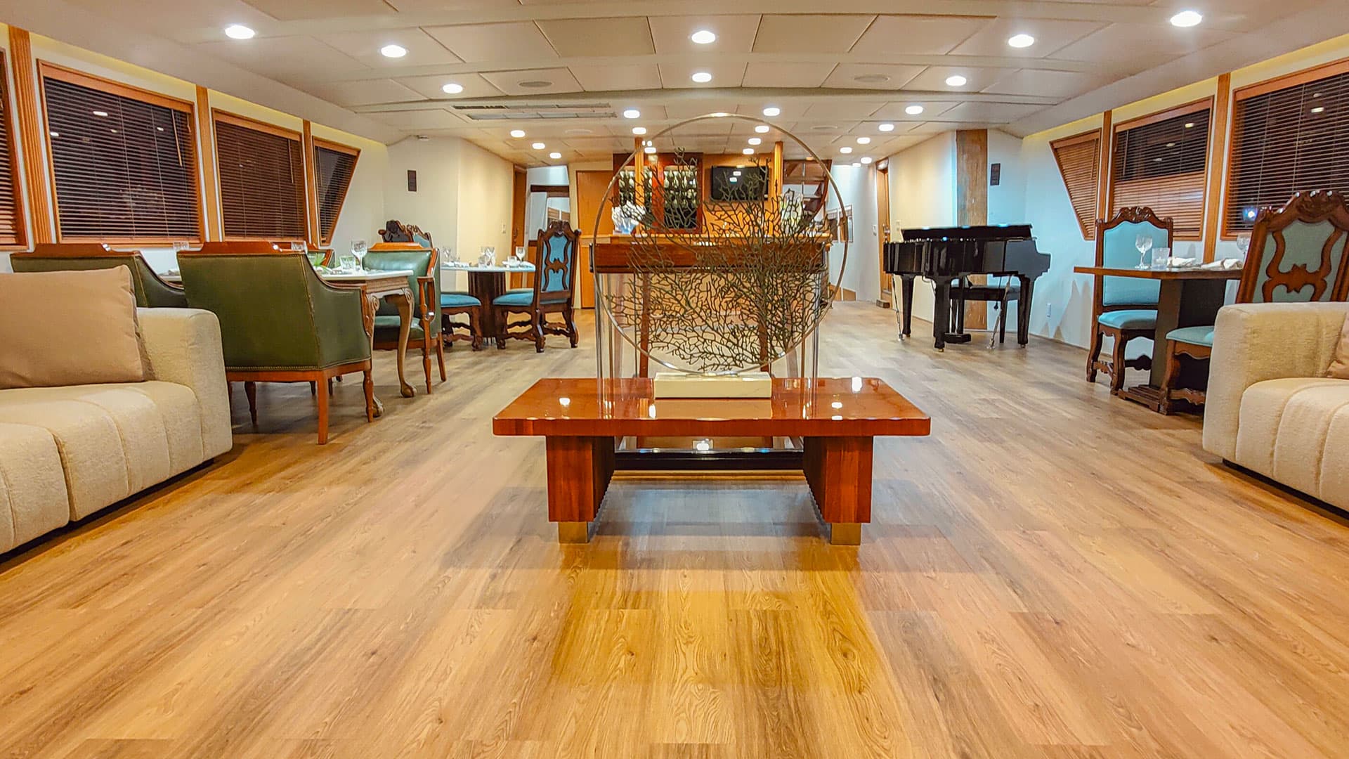 Facilities Slide Zibo Yacht - Galaxy Cruises